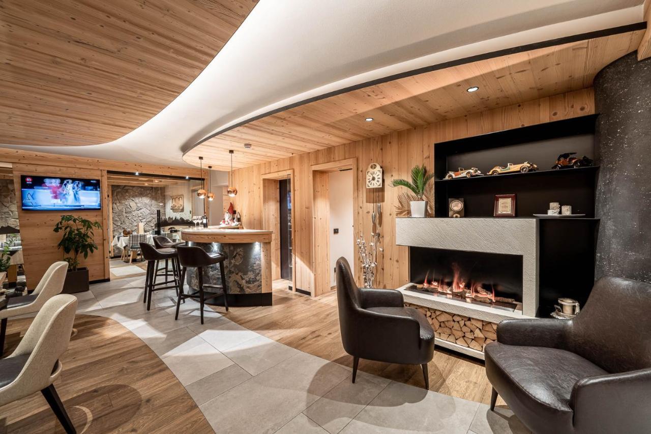 Garni Letizia Bed & Breakfast Campitello di Fassa Bagian luar foto