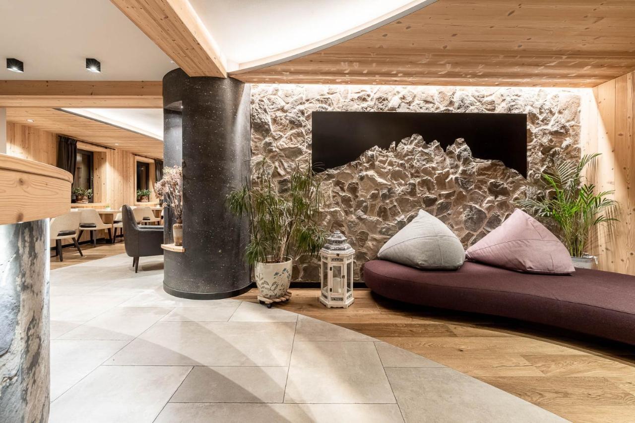 Garni Letizia Bed & Breakfast Campitello di Fassa Bagian luar foto