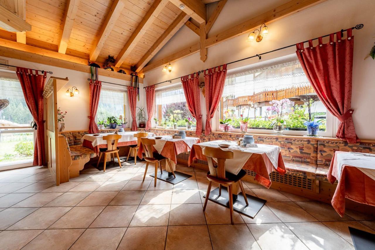 Garni Letizia Bed & Breakfast Campitello di Fassa Bagian luar foto
