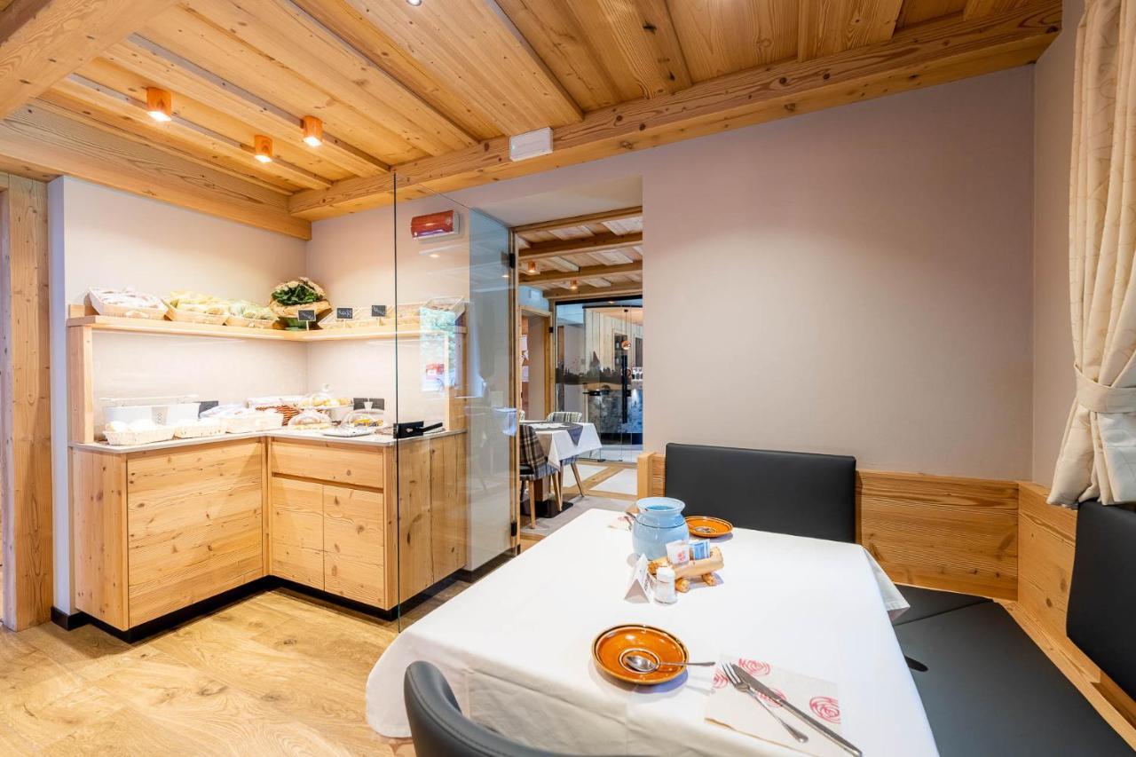Garni Letizia Bed & Breakfast Campitello di Fassa Bagian luar foto